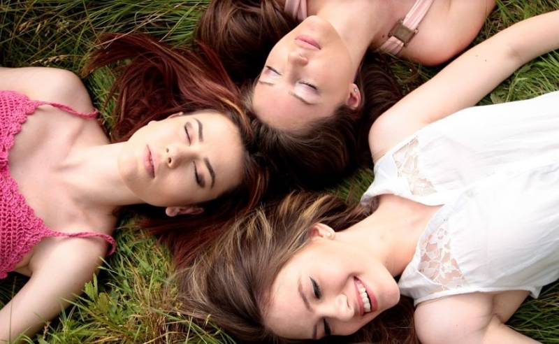 Faire appel à l'hypnose pour bien vivre ses règles en visio dans les pays de la francophonie